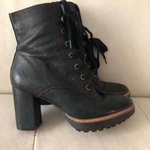 Naturaliser 100% Leather boots